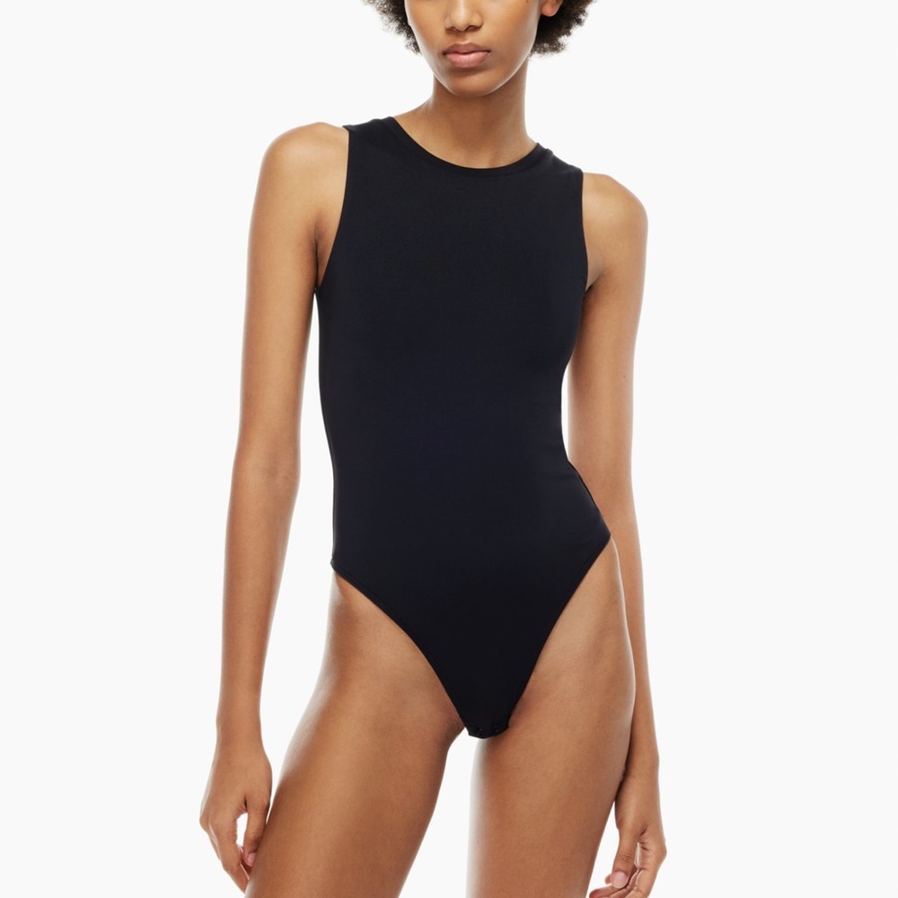 Aritzia “Babaton” Contour Muscle Bodysuit